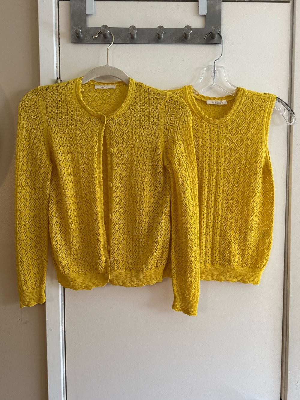 Doen Set Cardigan and Sweater Vest - Picture 2 of 16